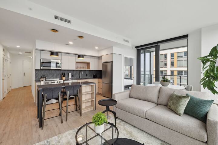 2 BDRM Apt + Balcony | Navy Yard – Buzzard Point gallery image 2