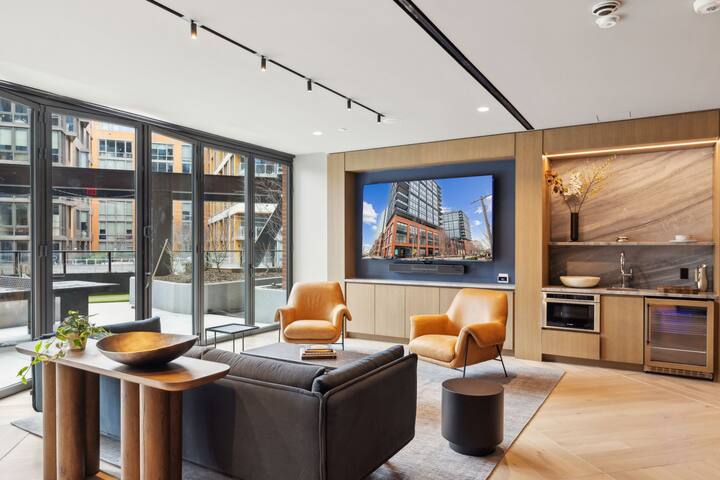 2 BDRM Apt + Balcony | Navy Yard – Buzzard Point gallery image 3