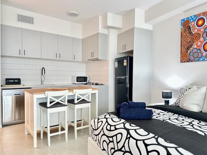 Modern Tweed Apartment - With Parking -Ngari Dream - Coolangatta