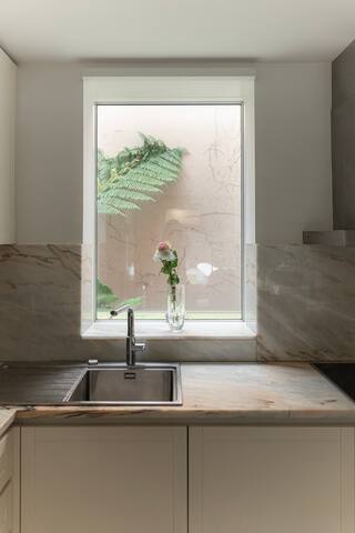 The House – private garden and park gallery image 5