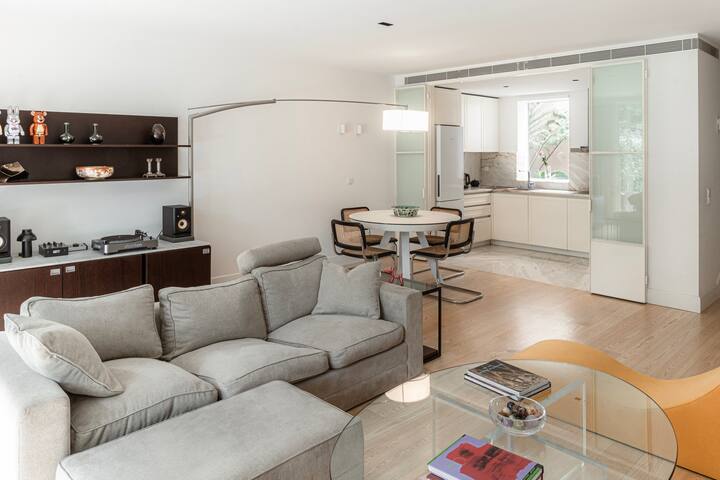 The House – private garden and park gallery image 4