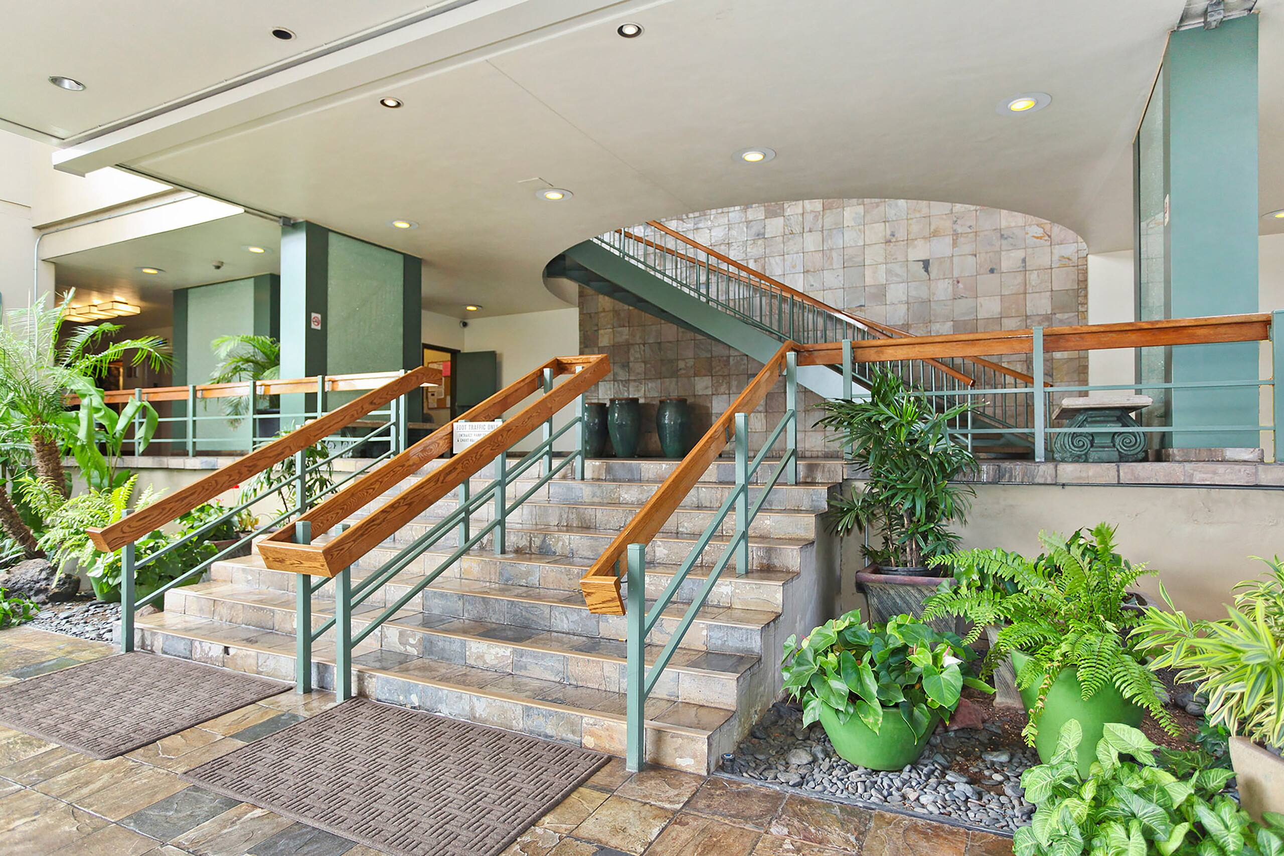 Condo in Honolulu · ★4.78 · Studio · 2 beds · 1 bath - Image 23