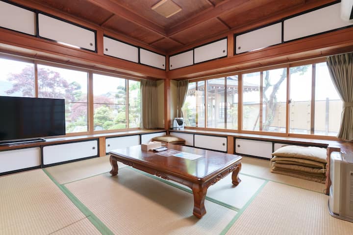 富士山麓の町、美しい日本庭園&伝統家屋を味わう旅|最大10名・一棟貸切【guesthouse道】 - 쓰루시