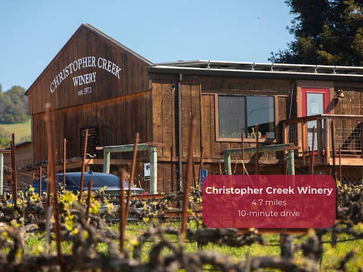 Villa Terra Bella, by Vinifera Homes - Houses for Rent in Windsor