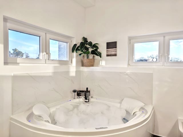 Lucky Moment Apartm. managed Airbnb listing 3