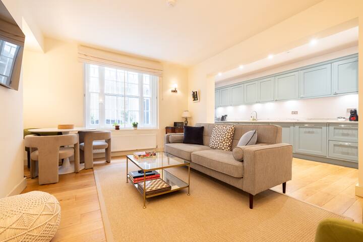 London Hues, 2 Bedroom apartment