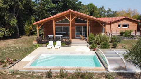 Wooden chalet, quiet, with swimming pool, 6 pers.