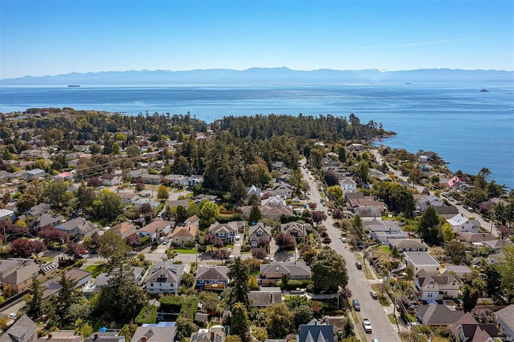 Walk To Ocean And Town Centre - Langford