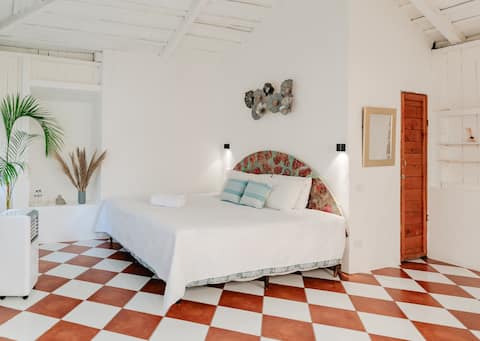 1 x King Size & 1 x Single Bed, Kitchen_Bathroom