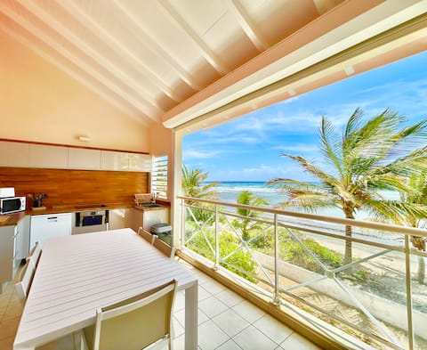 Beachfront Apartment – Direct Beach Access, 2 Pools