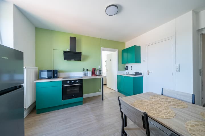 Elodie - Cosy 4 Pers' - Gare - Wifi - 3 Lits - Briey