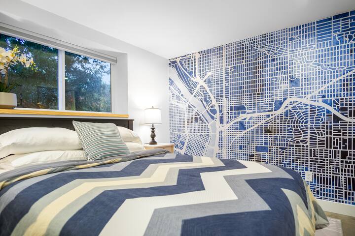 Best Area + Beautiful Yard + AC + Oregon Design gallery image 5