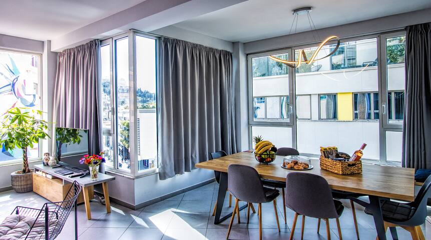 Chic New Apt with Acropolis View in Monastiraki gallery image 3