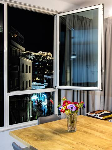 Chic New Apt with Acropolis View in Monastiraki gallery image 2