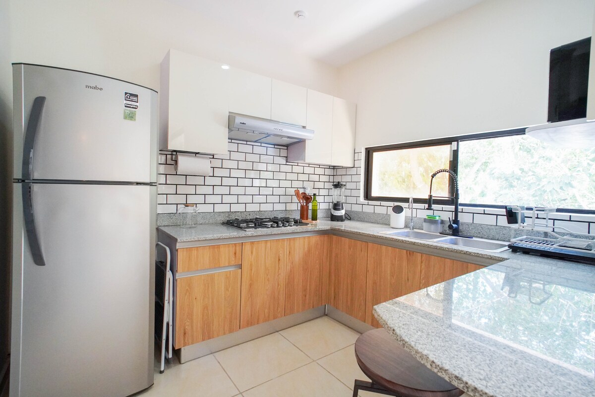 Top Airbnb: Stylish & Central Haven: Balcony - Pool - Parking! en Supermanzana 332