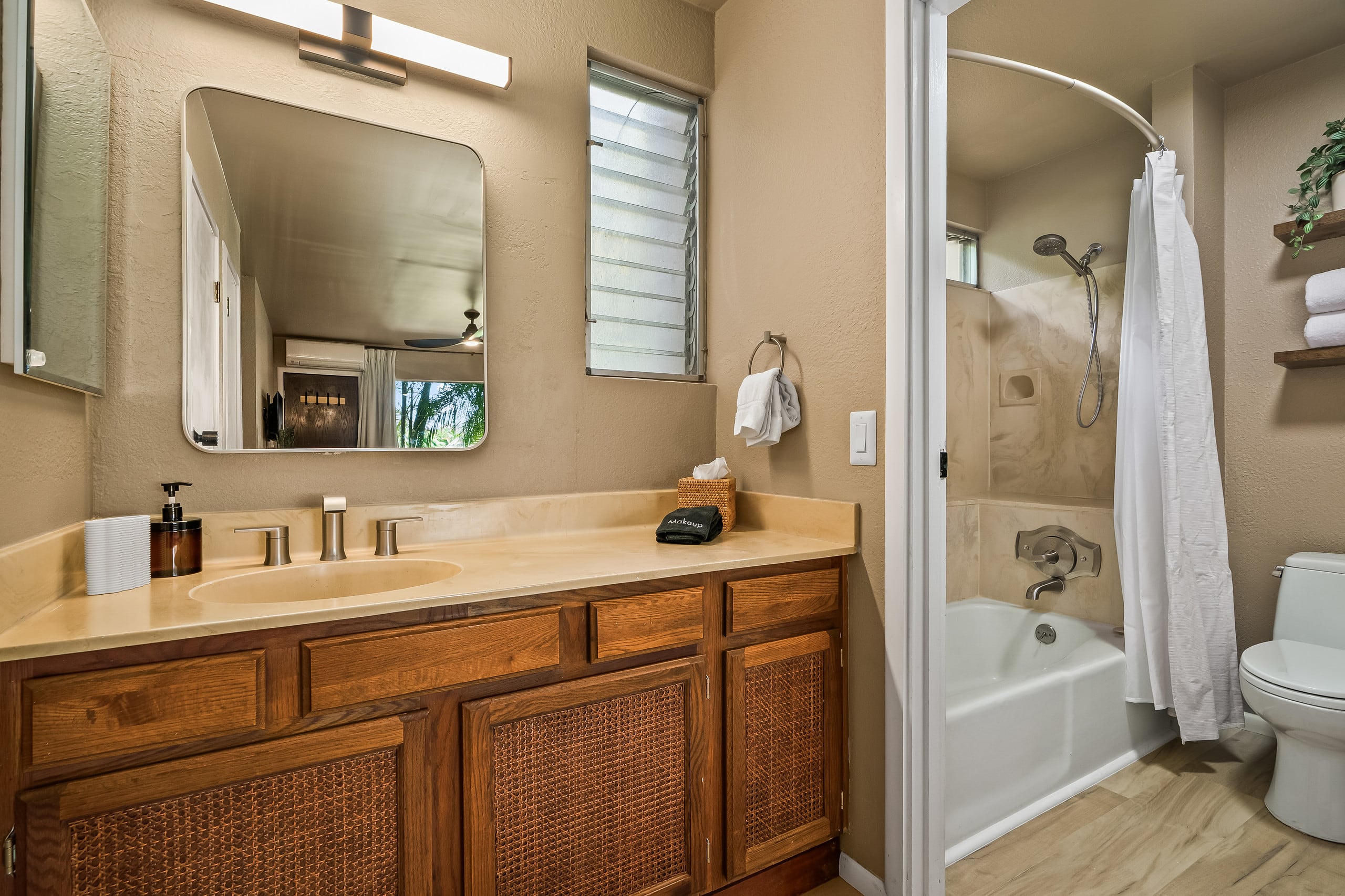 Luxe Kauai Retreat | Lanai, AC, Pool, King Bed - Image 14