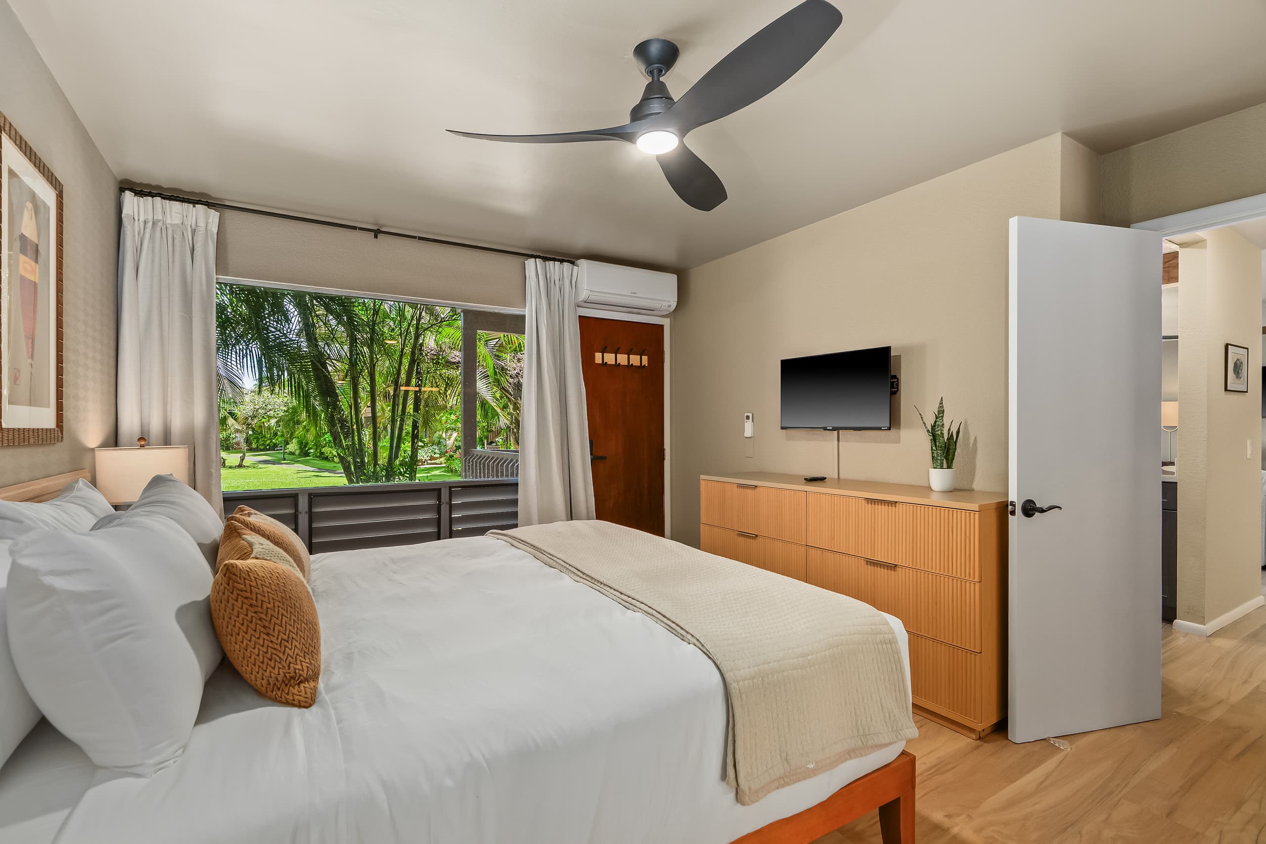 Luxe Kauai Retreat | Lanai, AC, Pool, King Bed - Image 12