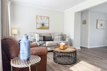 Riverside A2 | QUEEN 2BD/1BA Apt near River