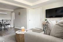 Riverside B1 | EVV 2BR Queen/1BA Apt