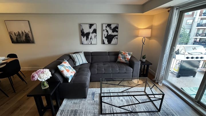 Comfortable Beachside Condo + Pool | Hot Tub | Bbq - Invermere