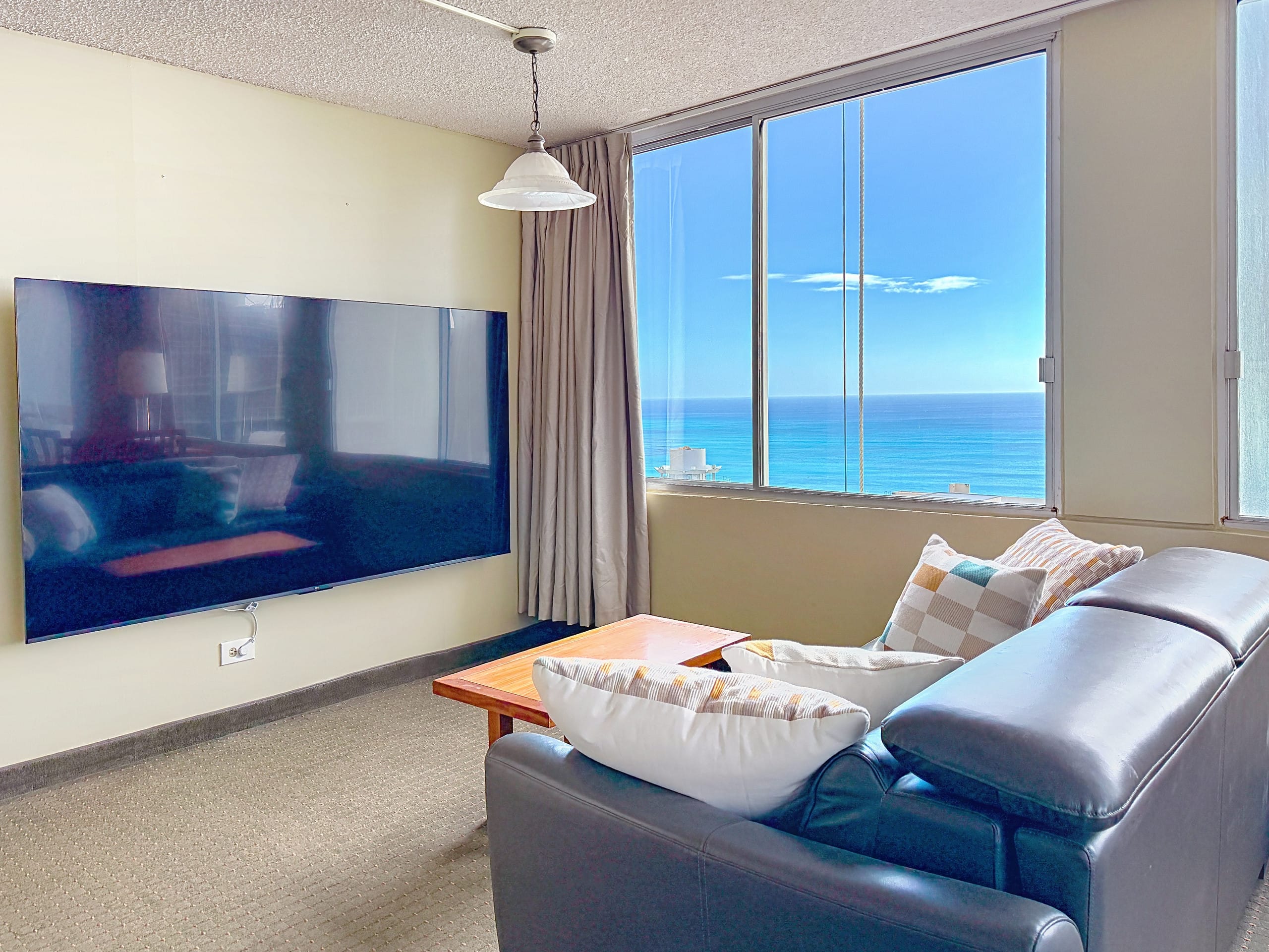 Ocean View•1 BR Corner Unit•Steps to Waikiki Beach - Image 8