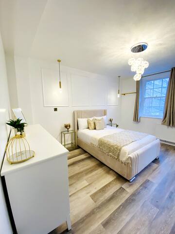 Stunning Shoreditch Apartment! gallery image 3