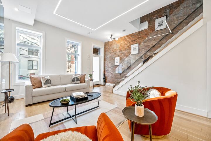 Chic Designer Loft|Rooftop Deck gallery image 2