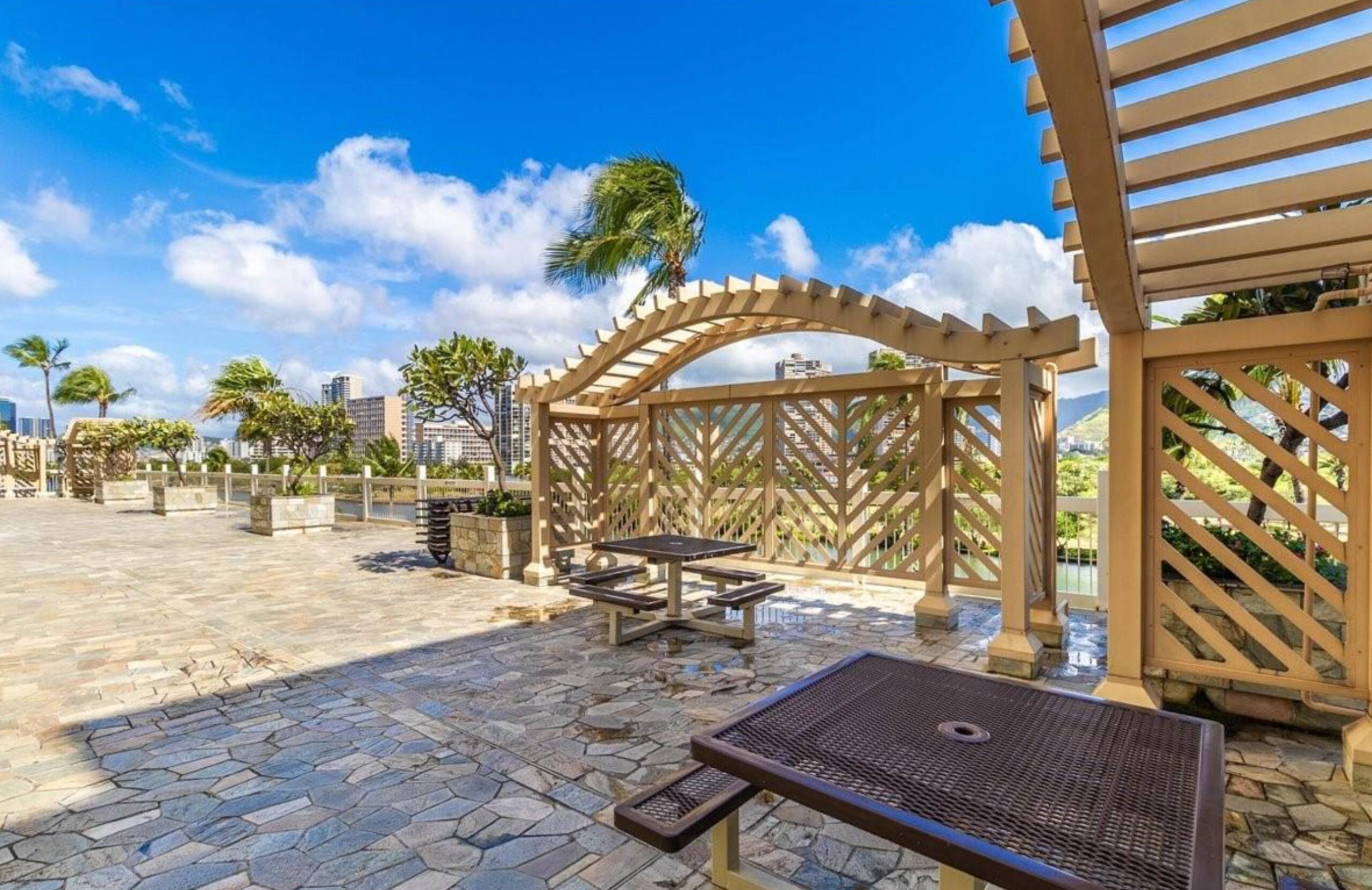 Condo in Honolulu · ★4.89 · Studio · 1 bed · 1 private bath - Image 59