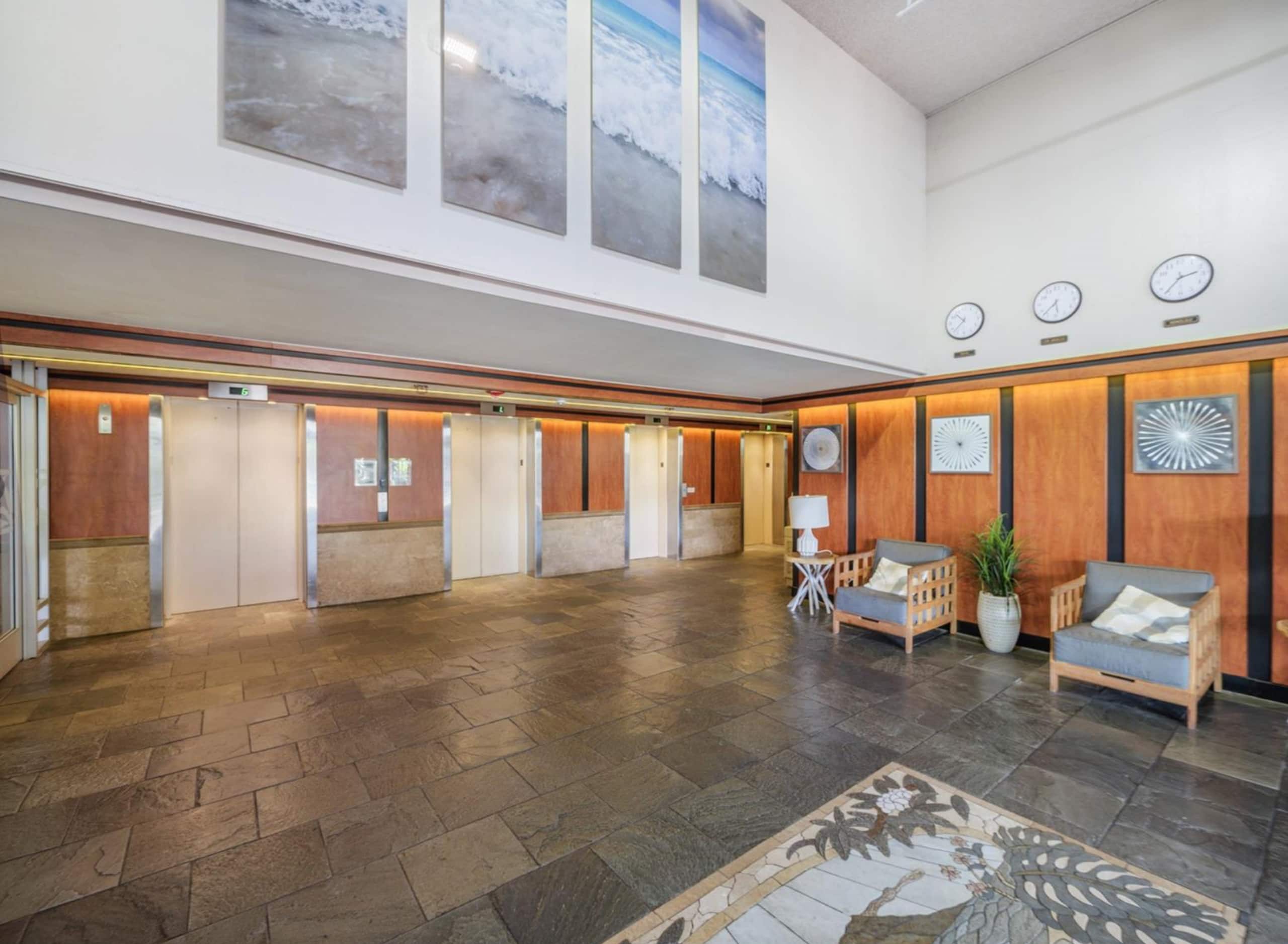 Condo in Honolulu · ★4.89 · Studio · 1 bed · 1 private bath - Image 3