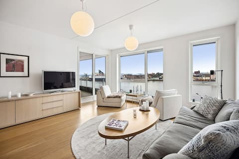 Exclusive sea front apartment