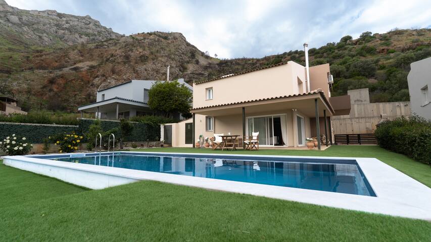 IMBERAL managed Airbnb listing 1