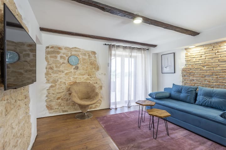 Dolce Vita Apartment 2 With Heated Shared Pool - Funtana