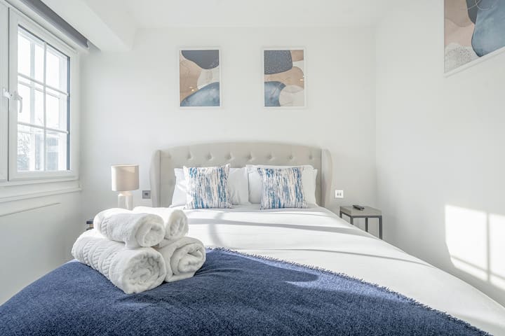 Sublime Knightsbridge Penthouse / 2Bed 2.5 Bath gallery image 2