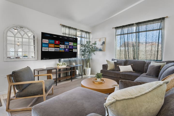 Private 6BD Pickleball, Pool, Movie Room, Arcades gallery image 3