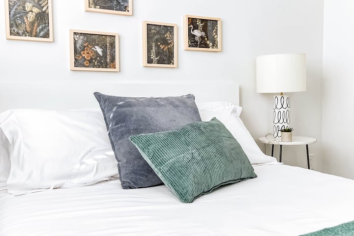 每间卧室的设计都以舒适和放松为理念，是与亲友共度美好一天后放松身心的理想之选。