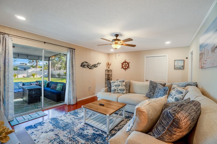 Heated Pool + Arcade + Fire Pits + Family Fun - Bradenton, FL