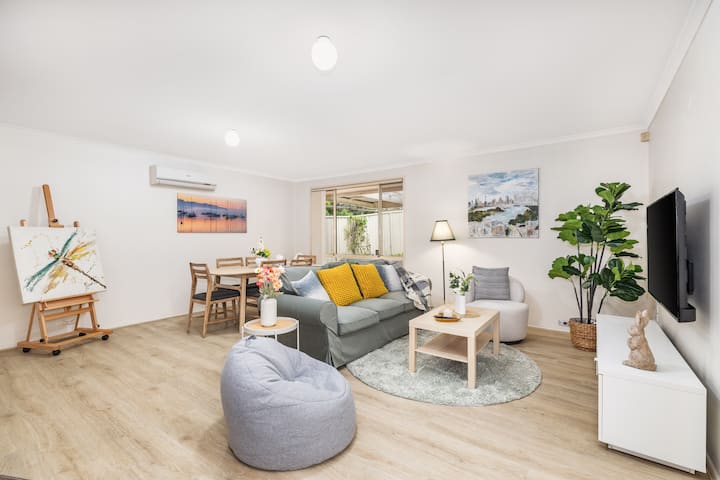Stayau Cozy 3br Suburban Retreat In Ingleburn - Campbelltown