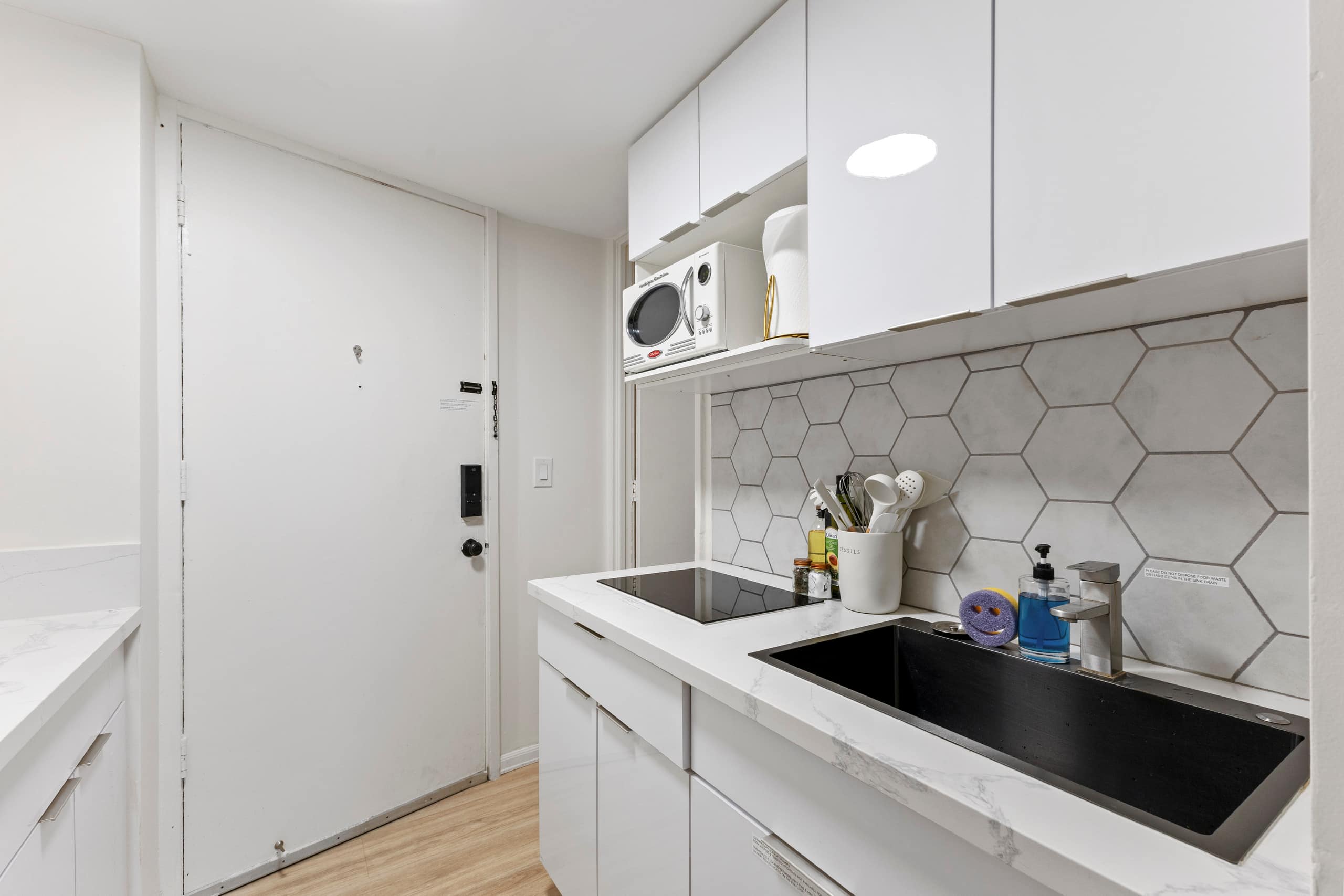 15FL-Spacious Family/Group Studio-Central Waikiki! - Image 20