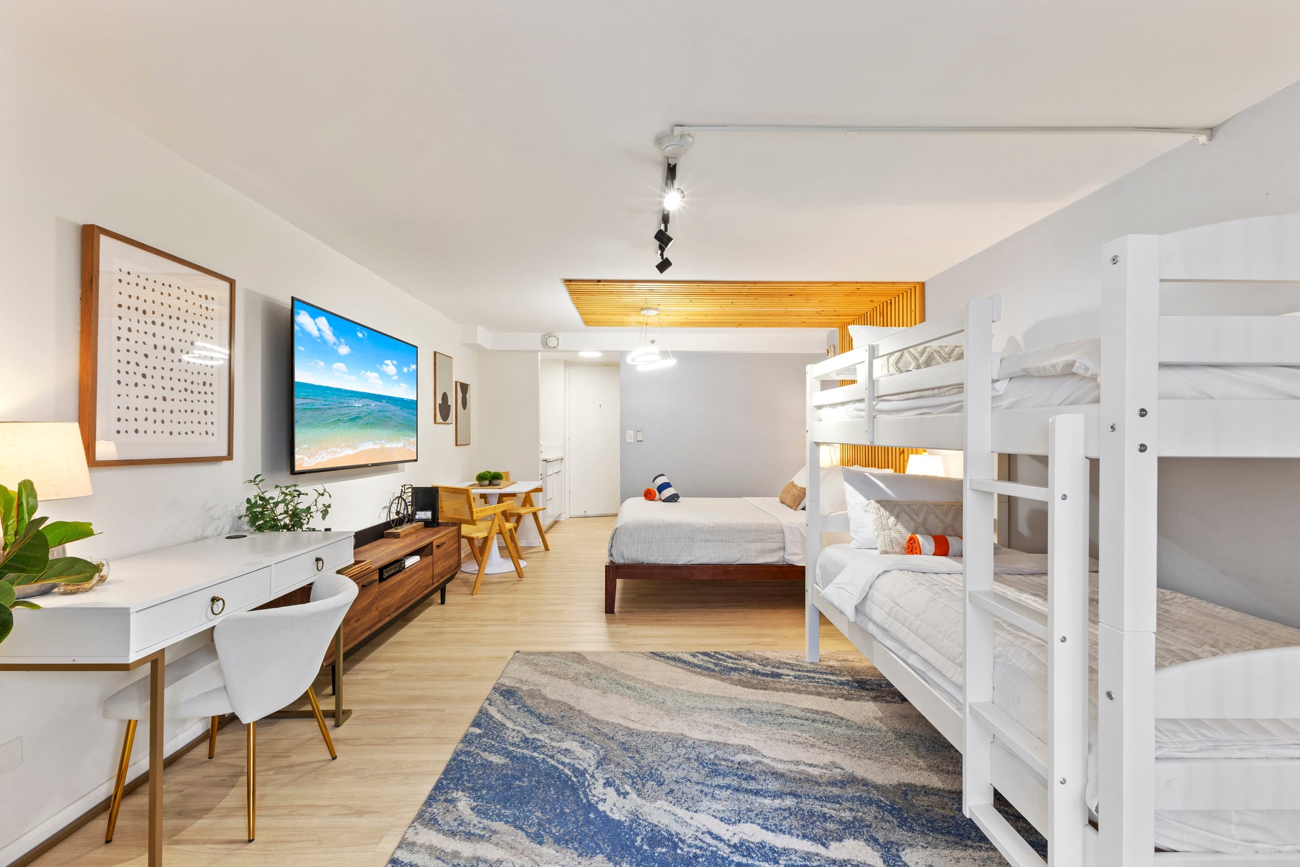 15FL-Spacious Family/Group Studio-Central Waikiki! - Image 17