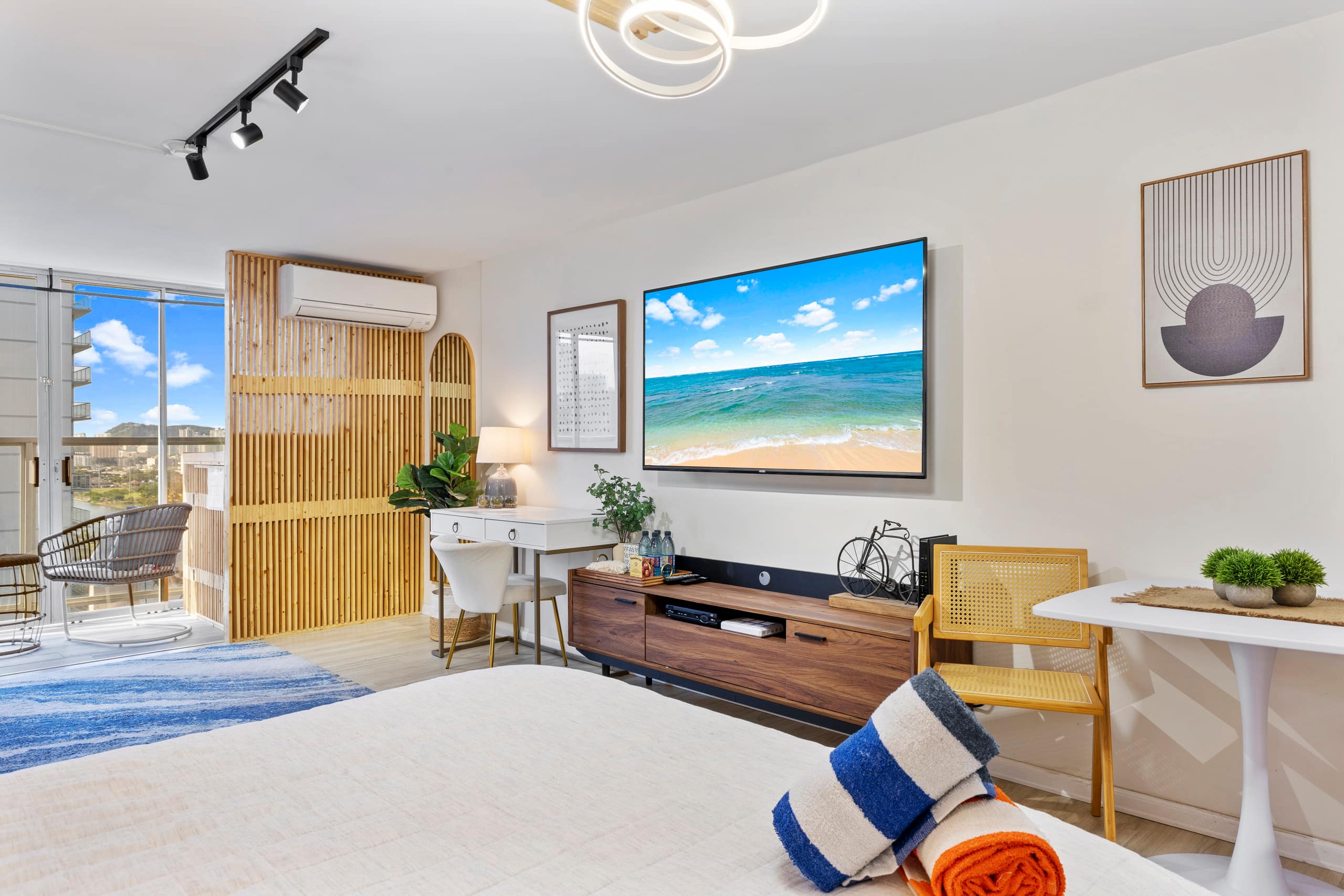 15FL-Spacious Family/Group Studio-Central Waikiki! - Image 5