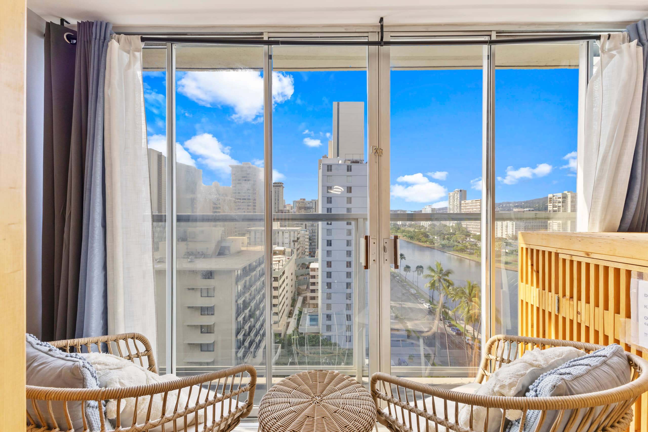 15FL-Spacious Family/Group Studio-Central Waikiki! - Image 35