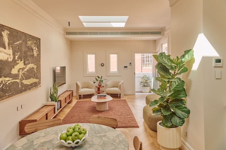 Mucca Suite – Boutique Apartment in Newtown