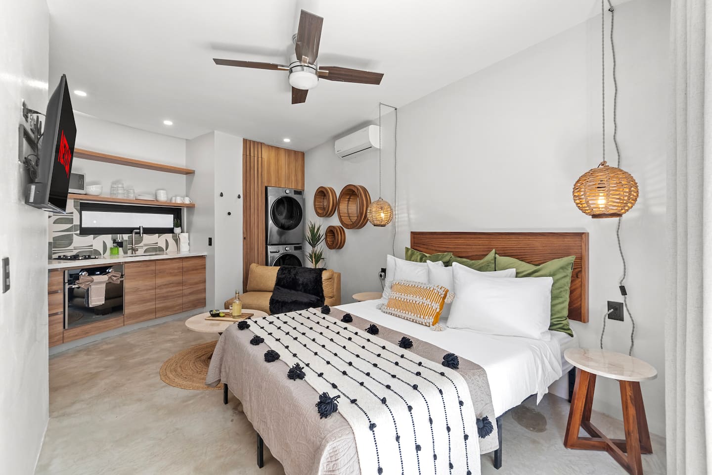 Convenient and Stylish Laundry Space with Full Kitchen: This brand new studio condo in Sayulita features a well-appointed laundry area and a fully equipped kitchen. The welcoming ambiance and comfortable bed ensure a relaxing and enjoyable stay.