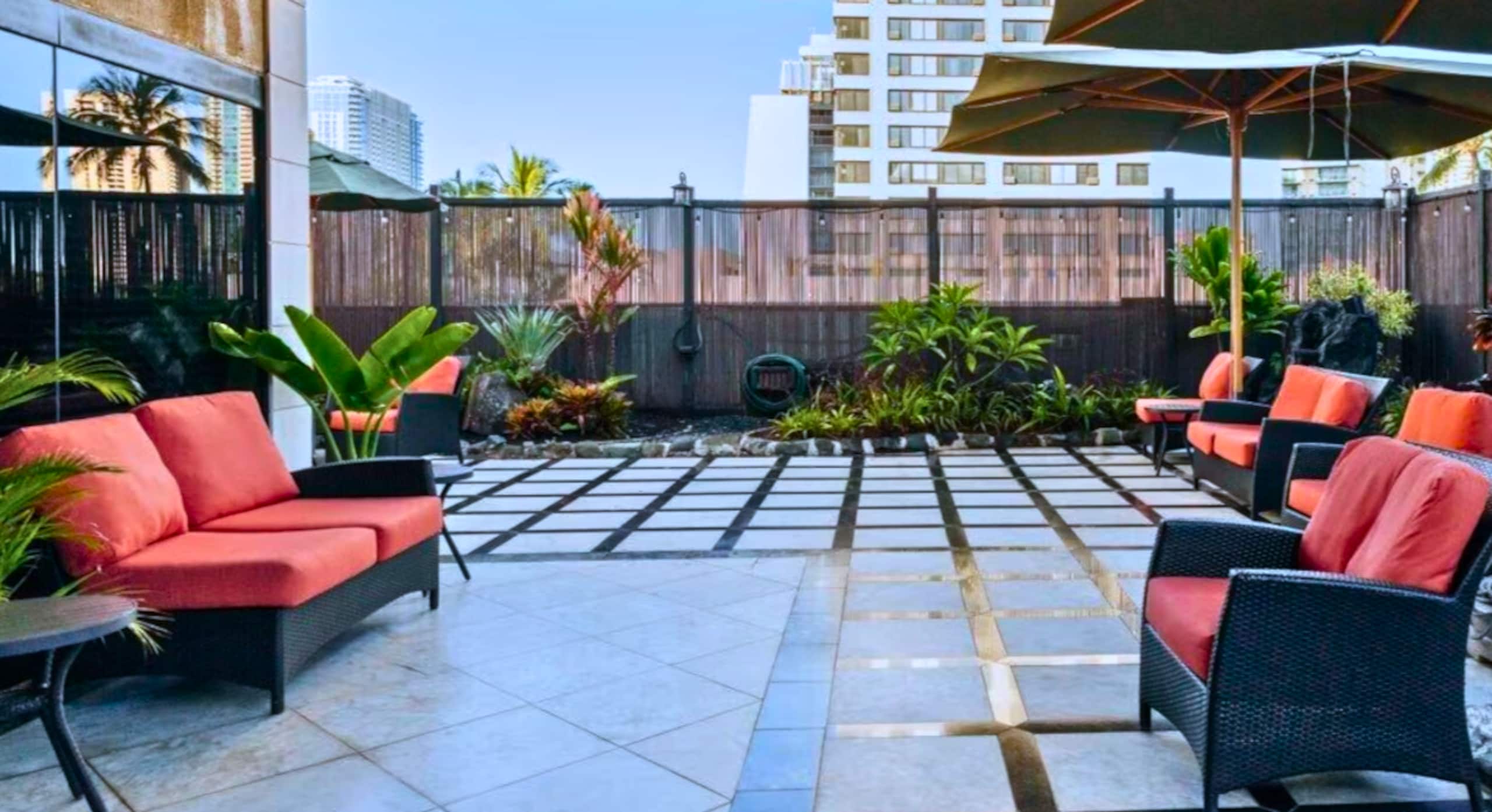 Condo in Honolulu · ★4.93 · 1 bedroom · 3 beds · 1 bath - Image 28
