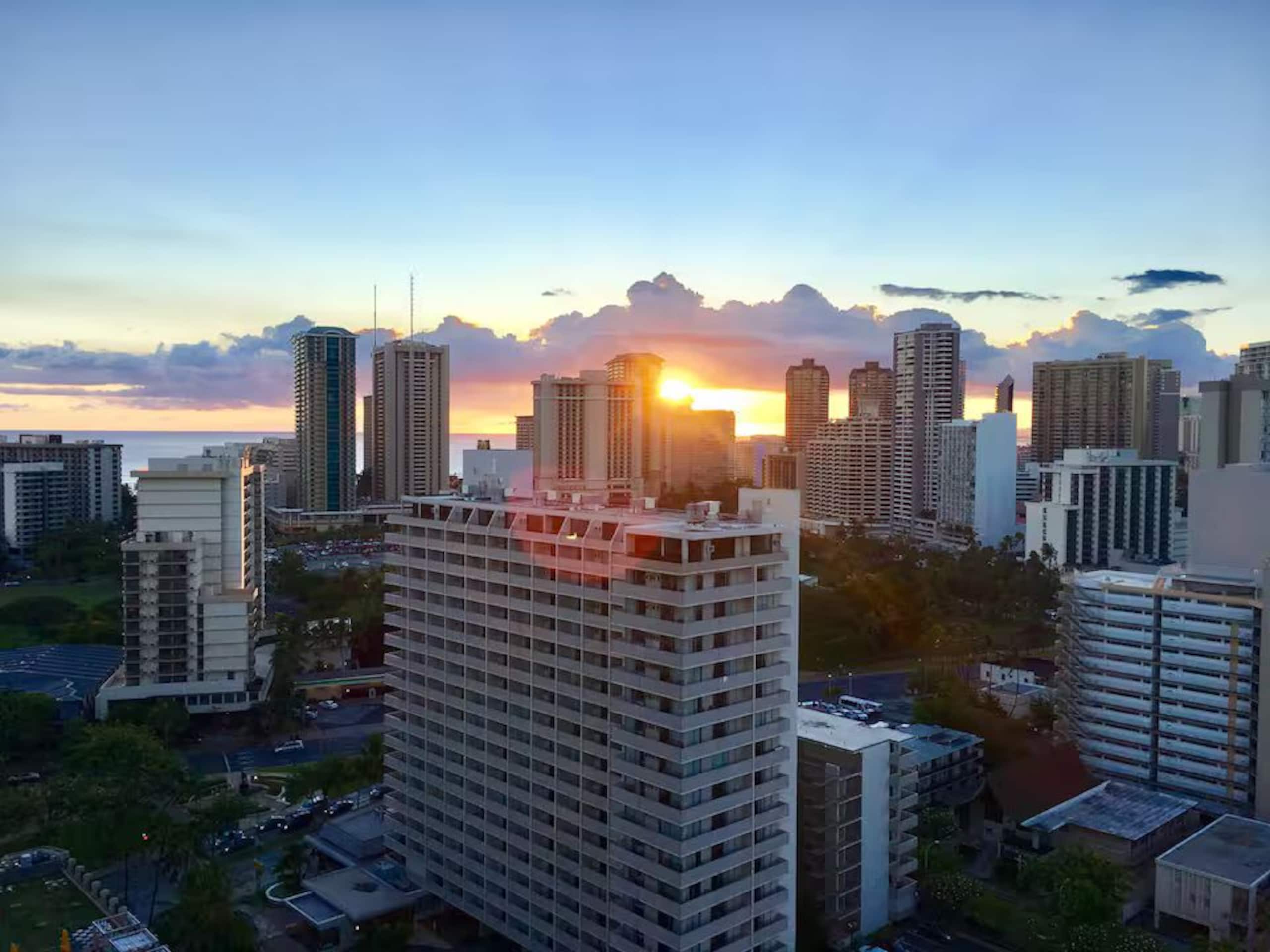 Condo in Honolulu · ★4.93 · 1 bedroom · 3 beds · 1 bath - Image 33
