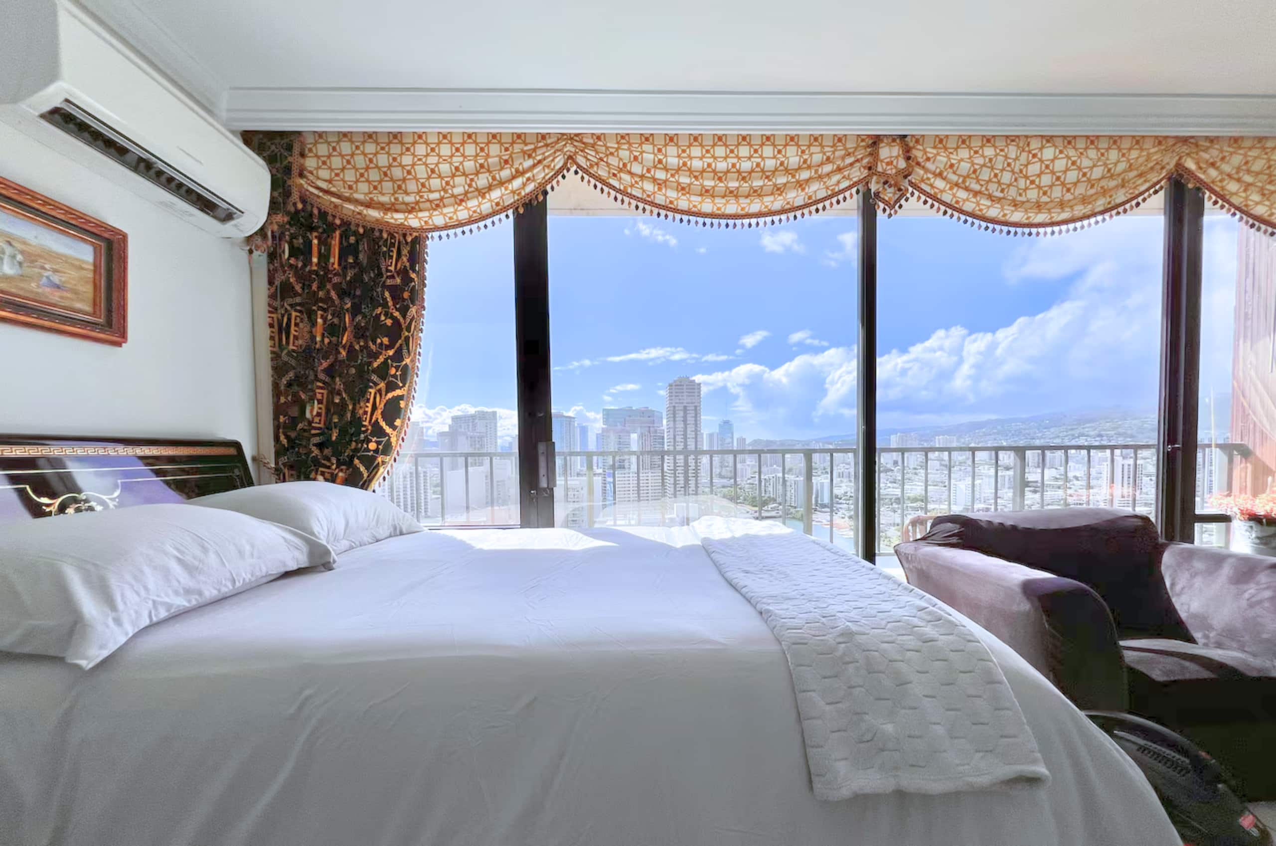 Condo in Honolulu · ★4.93 · 1 bedroom · 3 beds · 1 bath - Image 18