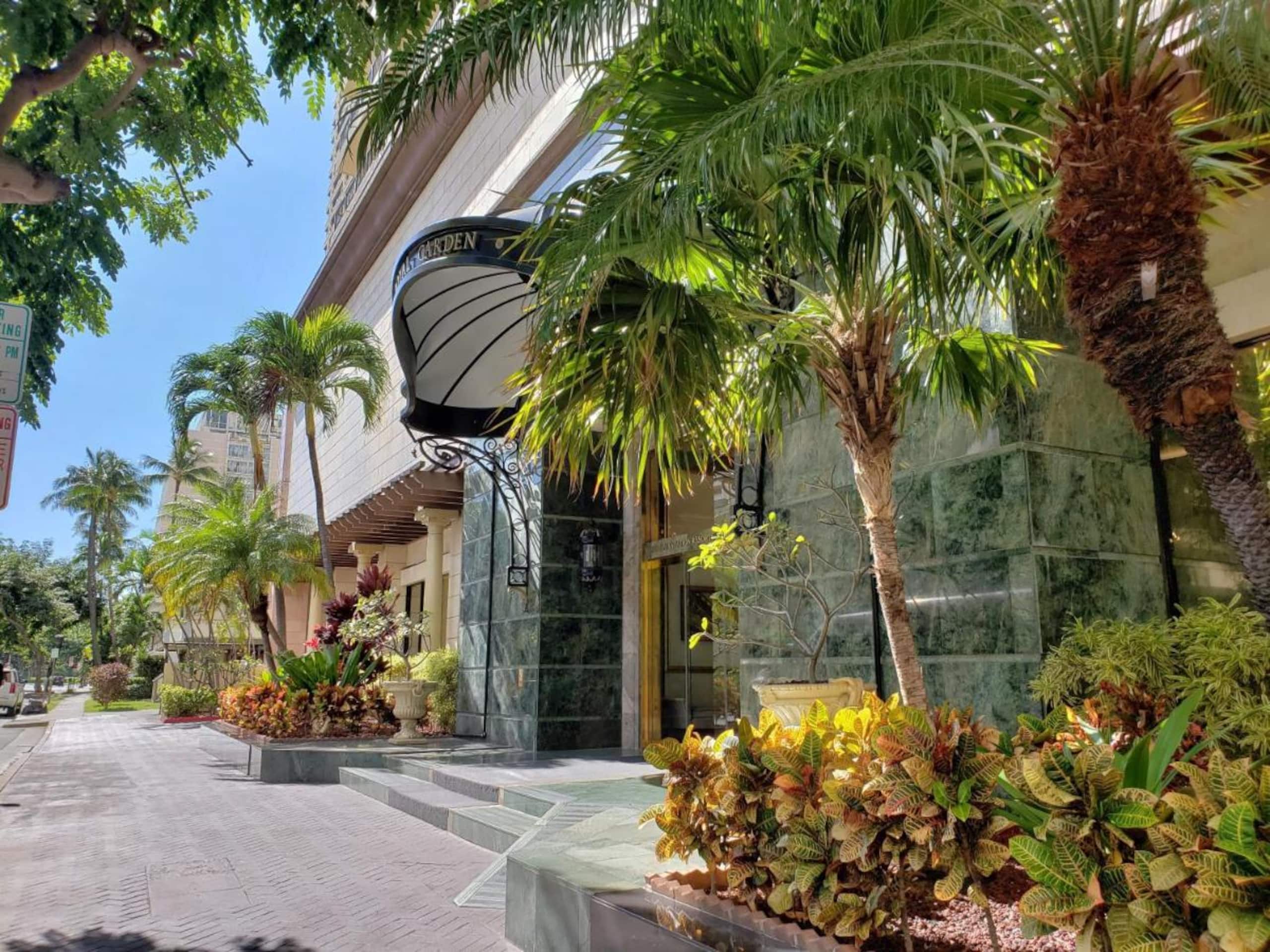 Condo in Honolulu · ★4.93 · 1 bedroom · 3 beds · 1 bath - Image 38
