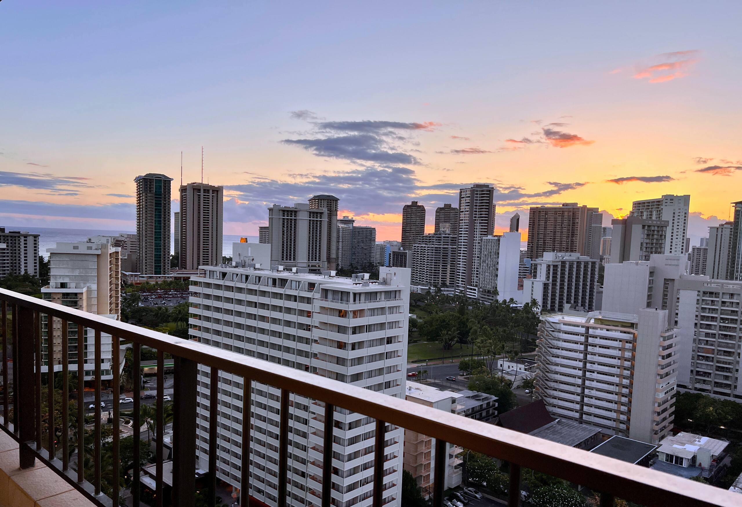 Condo in Honolulu · ★4.93 · 1 bedroom · 3 beds · 1 bath - Image 7