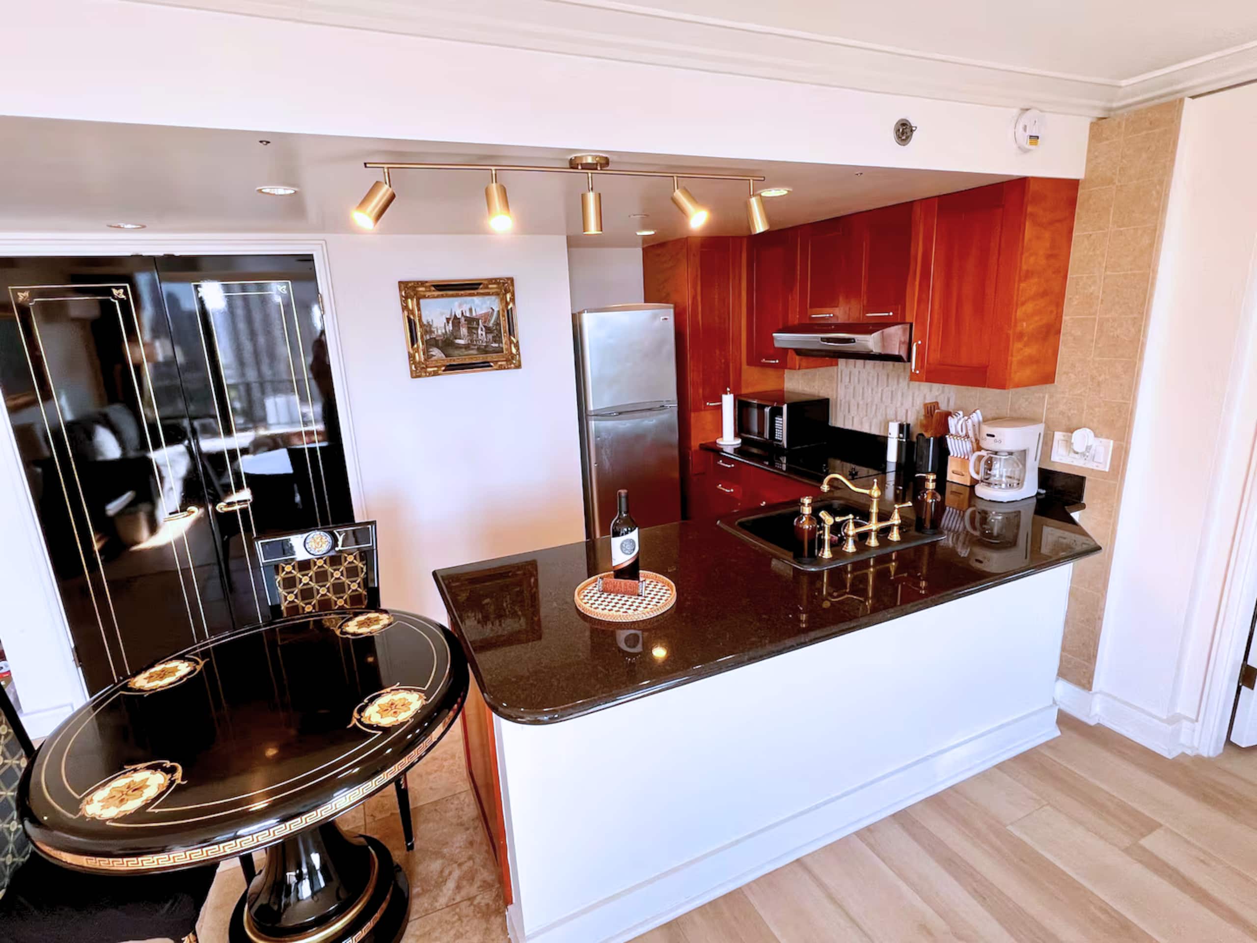 Condo in Honolulu · ★4.93 · 1 bedroom · 3 beds · 1 bath - Image 10