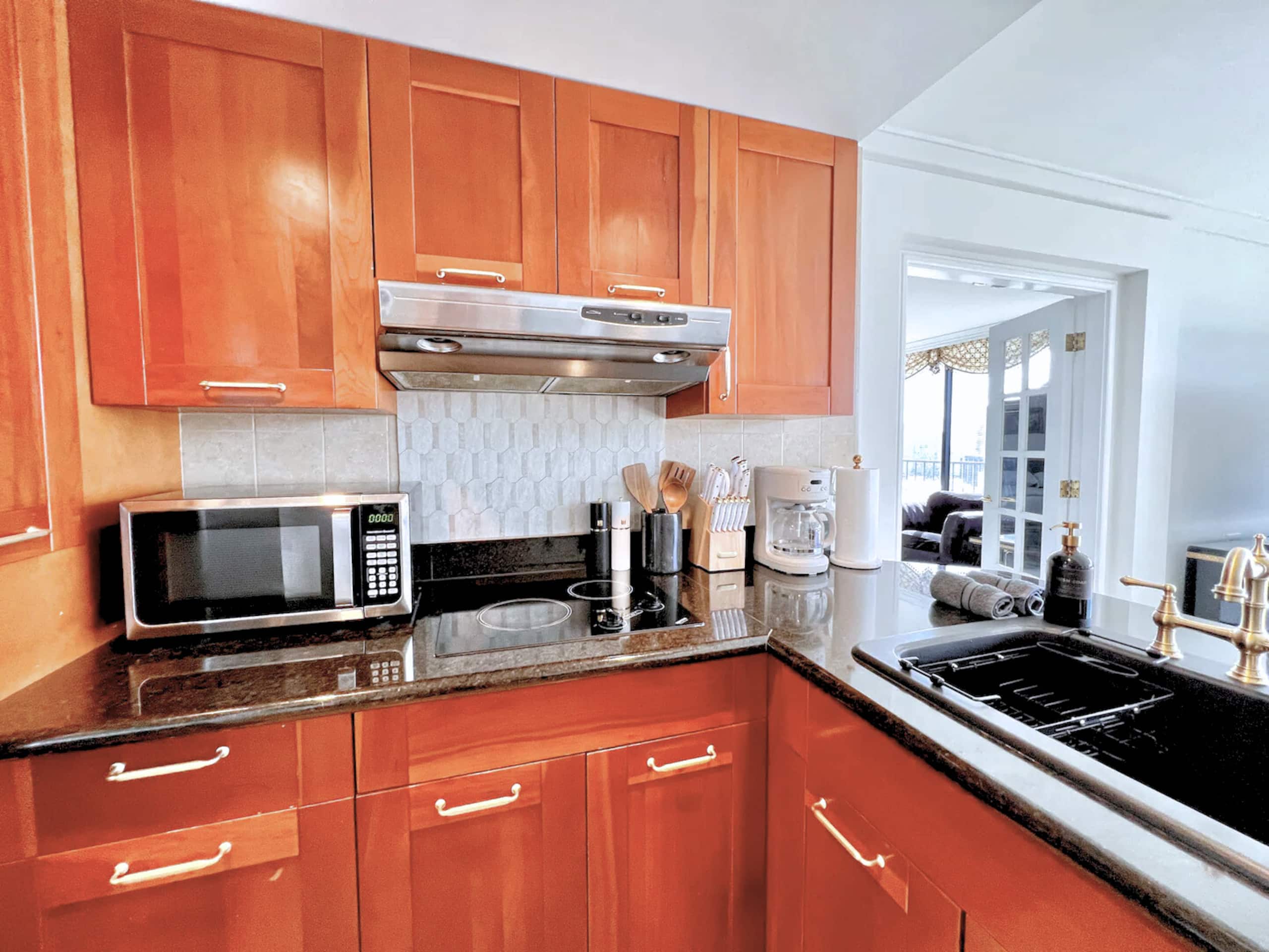 Condo in Honolulu · ★4.93 · 1 bedroom · 3 beds · 1 bath - Image 12